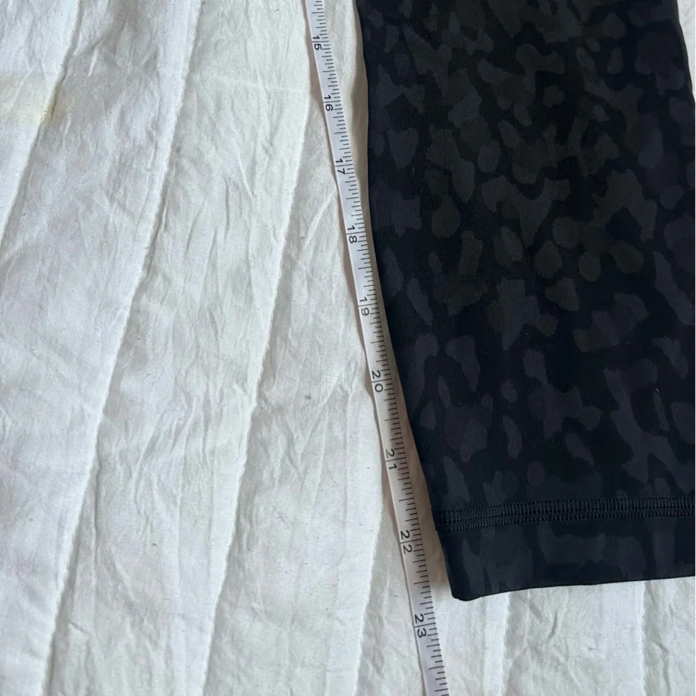 lululemon athletica Charcoal Leopard Leggings - Picture 4 of 6